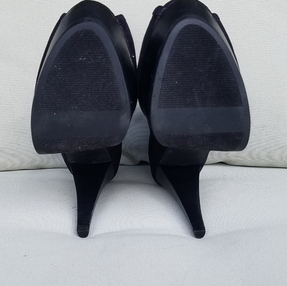 Carlos Santana Cutout ankle booties size 9 - Picture 4 of 6